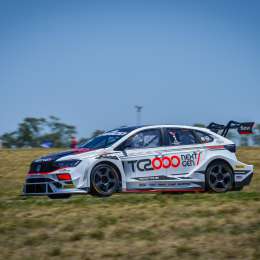 Vivian tras probar la SUV en el Gálvez: "Eleva la vara, es un salto de calidad para el TC2000"