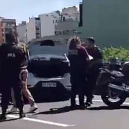 Tiroteo en la 25 de Mayo: la Policía le disparó a un grupo de delincuentes