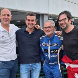 El equipo Carburando vio la bandera a cuadros en las 24 Horas de Buenos Aires