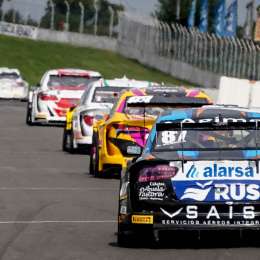 ¿Cuáles son los puntos ciegos en un auto de carreras?