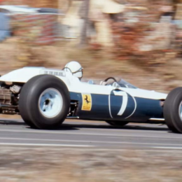 F1: ¿Por qué Ferrari usó azul y blanco en 1964?