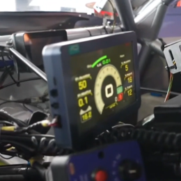 TC: ¿Cómo se va a indicar cuando el piloto ya realizó el cambio de neumáticos?