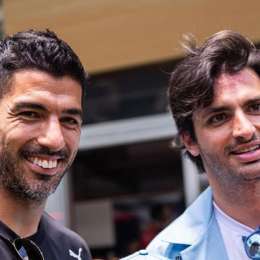 F1: Carlos Sainz compartió un inusual encuentro con Luis Suárez