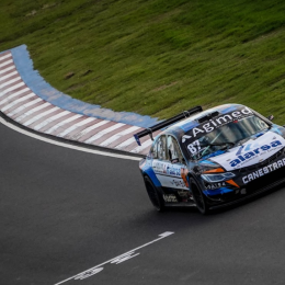 Top Race: Guerra se defendió de Ciarrocchi y ganó el Sprint en Buenos Aires