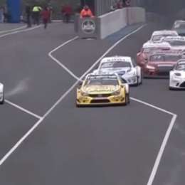 Top Race: la áspera largada entre Rossi y Aldrighetti en Buenos Aires