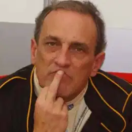 ¡Una leyenda arriba y abajo del auto! Los enojos más recordados del Flaco Traverso