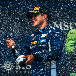 ¡Qué homenaje! Colapinto ganó con el nombre de Traverso en su auto