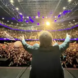 Qué políticos forman la banda musical de Javier Milei en el show del Luna Park