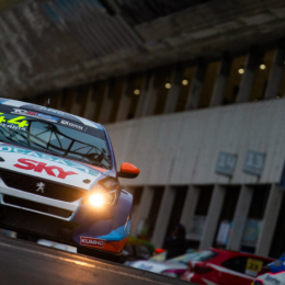 Pernía debuta en el TCR South America en Cascavel: "Es un circuito corto, pero muy rápido"