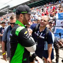 IndyCar: Canapino se acercó a los fanáticos en la firma de autógrafos de la Indy500