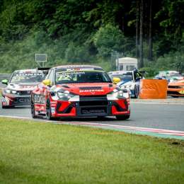 TCR Europe: dominio argentino en Salzburgring, victoria de Girolami y segundo lugar para Montenegro