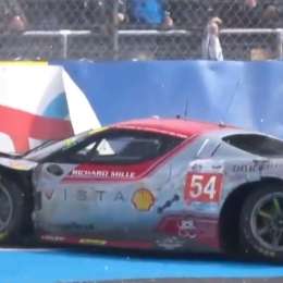 Accidente y primer abandono en las 24 Horas de Le Mans