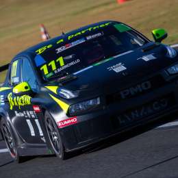 TCR South America: Rubens Barrichello giró con un Lynk&Co en Velocitta