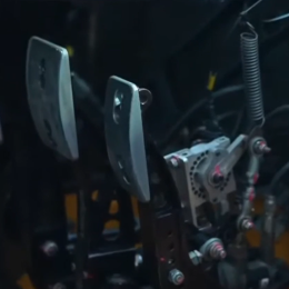 TC2000: cómo es la pedalera de un auto de carrera