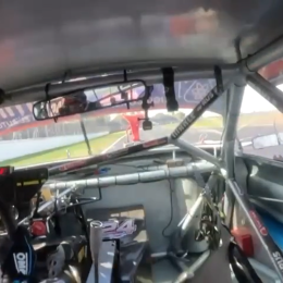 Una vuelta a bordo de un Procar 4000 en el circuito 12 de Buenos Aires