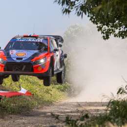 WRC: Andreas Mikkelsen dominó el viernes y es líder en Polonia