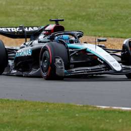 F1: Russell se quedó con la pole en una clasificación que dejó un 1-2 de Mercedes en Silverstone