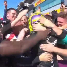 F1: el emotivo festejo de Hamilton y su equipo luego de la victoria en Silverstone