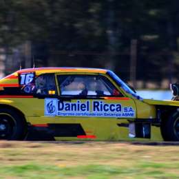 ¡Insólito! Se soltó su Chevrolet del trailer y cayó al vacio del puente de La Boca