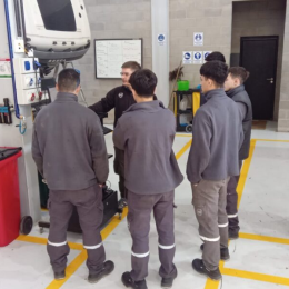 Cómo se capacitan los técnicos de Volvo Trucks