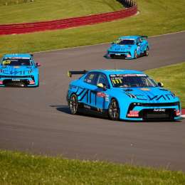 FIA TCR World Tour: Urrutia fue la referencia en el Shakedown en Interlagos