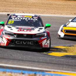 TCR España: Nacho Montenegro conquistó la victoria en la 1ra final en Estoril