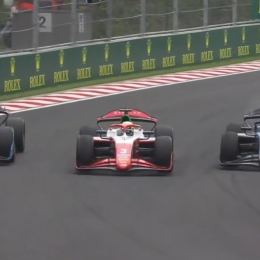 F2: ¡Espectacular! La terrible maniobra de a tres que se dio en Hungría