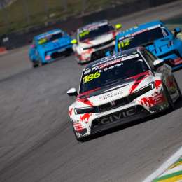Guerrieri volvió a la victoria en el FIA TCR World Tour en Interlagos: "Cumplimos el objetivo"