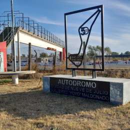 Hoy cumple 54 años el autódromo de 9 de Julio