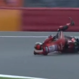 MotoGP: ¡Golpe de escena! Bagnaia se cayó y abandonó en el Sprint en Silverstone