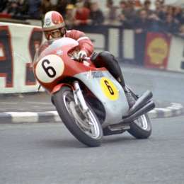 ¿Quién es el piloto con más títulos en MotoGP?