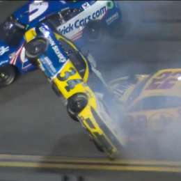 Impactante accidente masivo en la NASCAR en Daytona