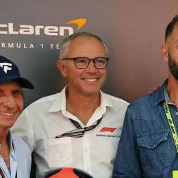 Emerson Fittipaldi intercambió un casco con la Fundación Fangio