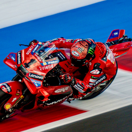MotoGP: Bagnaia hizo la pole y Marc Márquez se cayó