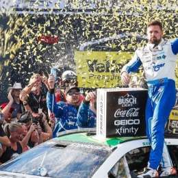 NASCAR: en una agónica definición, Ricky Stenhouse Jr. se llevó la victoria en Talladega