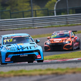 FIA TCR World Tour: Urrutia lideró las dos prácticas en China