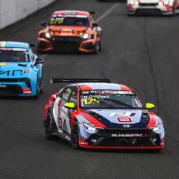 FIA TCR World Tour: Girolami y Guerrieri completaron la segunda carrera en China
