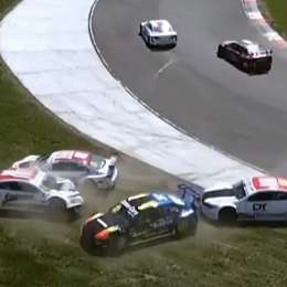 Masivo accidente en la largada del Top Race Series en San Jorge