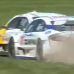 Top Race: el toque de Rossi a Di Palma en la pelea por la punta