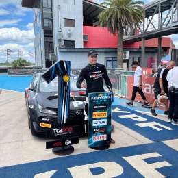 TC2000: Matías Rossi estira su dominio llevándose la pole position en Termas