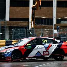 FIA TCR World Tour: Girolami dominó los entrenamientos y Guerrieri terminó en el top diez