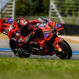MotoGP: Takagami y Bagnaia se repartieron el dominio del viernes en Barcelona