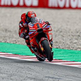 MotoGP: Bagnaia se quedó con la última pole de la temporada en Barcelona