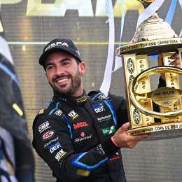 Santero, tras coronarse campeón del TC: "Esto es un sueño cumplido"