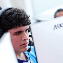 Agustín Torlaschi es el primer campeón argentino de F4 FIA eSport