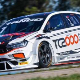 Carburando se subió a un SUV del TC2000 en Concordia