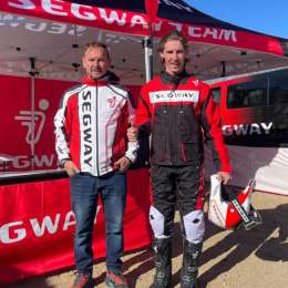 Benjamín Pascual, el argentino que hará su debut en el Dakar arriba de una moto eléctrica