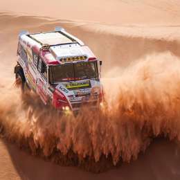 Dakar 2025: corrió en MotoGP y ahora se subirá a un camión en Arabia Saudita