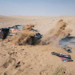 Dakar 2025: así llegó la Raptor de Sainz al campamento después del vuelco