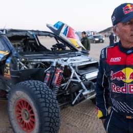 ¡Bombazo! Carlos Sainz fuera del Dakar 2025
